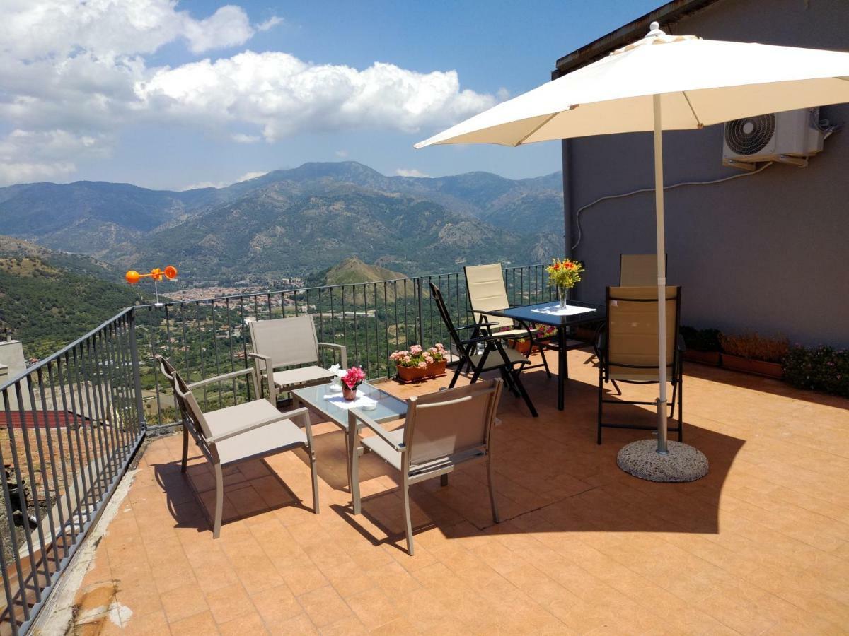 Casa Donna Franca Lejlighed Castiglione De Sicilia Eksteriør billede